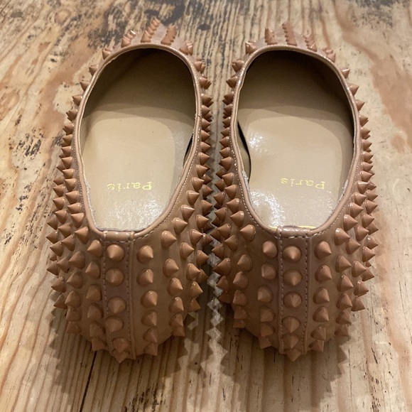 Christian Louboutin Nude Studded Pointed-Toe Flats - Picture 5 of 7